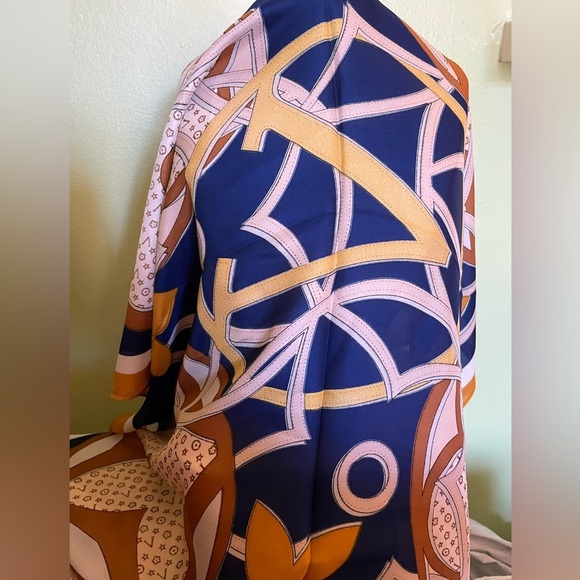 Classic Patterned Scarf in Blue and Gold and matching Premier Designs Necklace - Picture 6 of 11